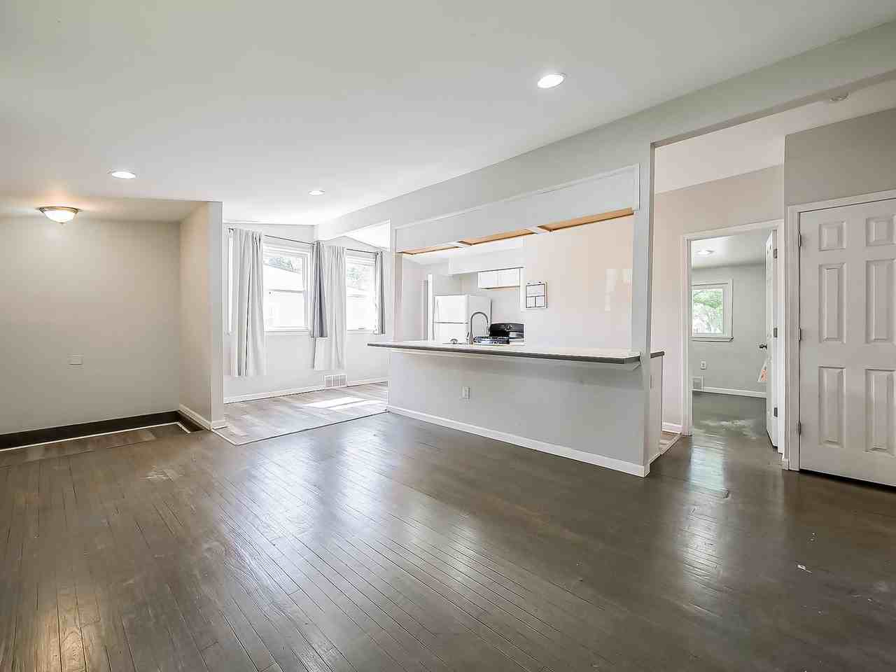 477 Moore St - Photo 5 of 35