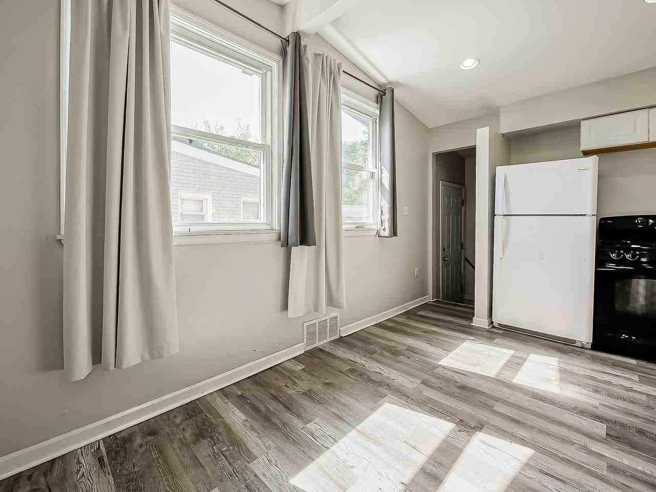 477 Moore St - Photo 6 of 35