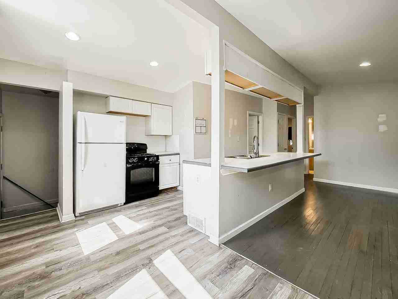 477 Moore St - Photo 7 of 35