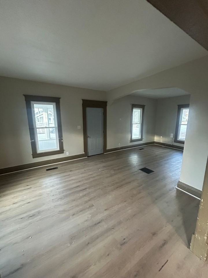 413 Conger St - Photo 2 of 8