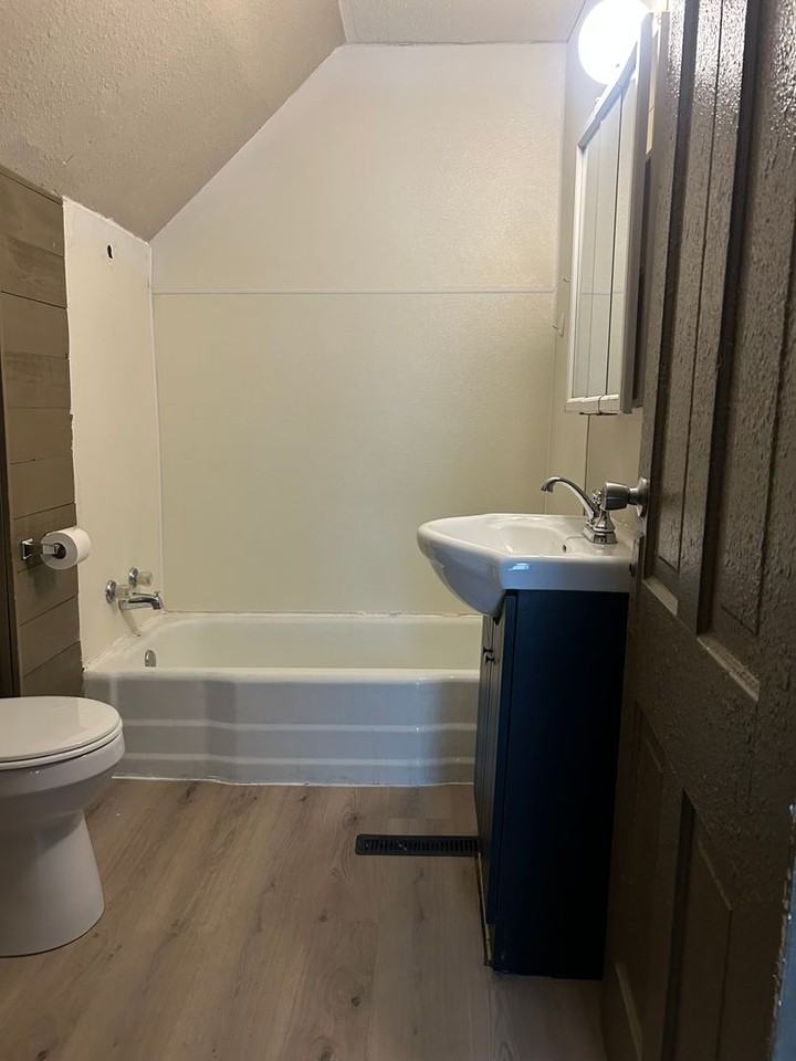 413 Conger St - Photo 7 of 8