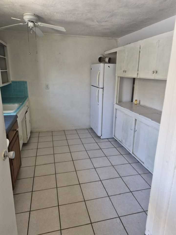 346 San Jose Dr - Photo 2 of 9