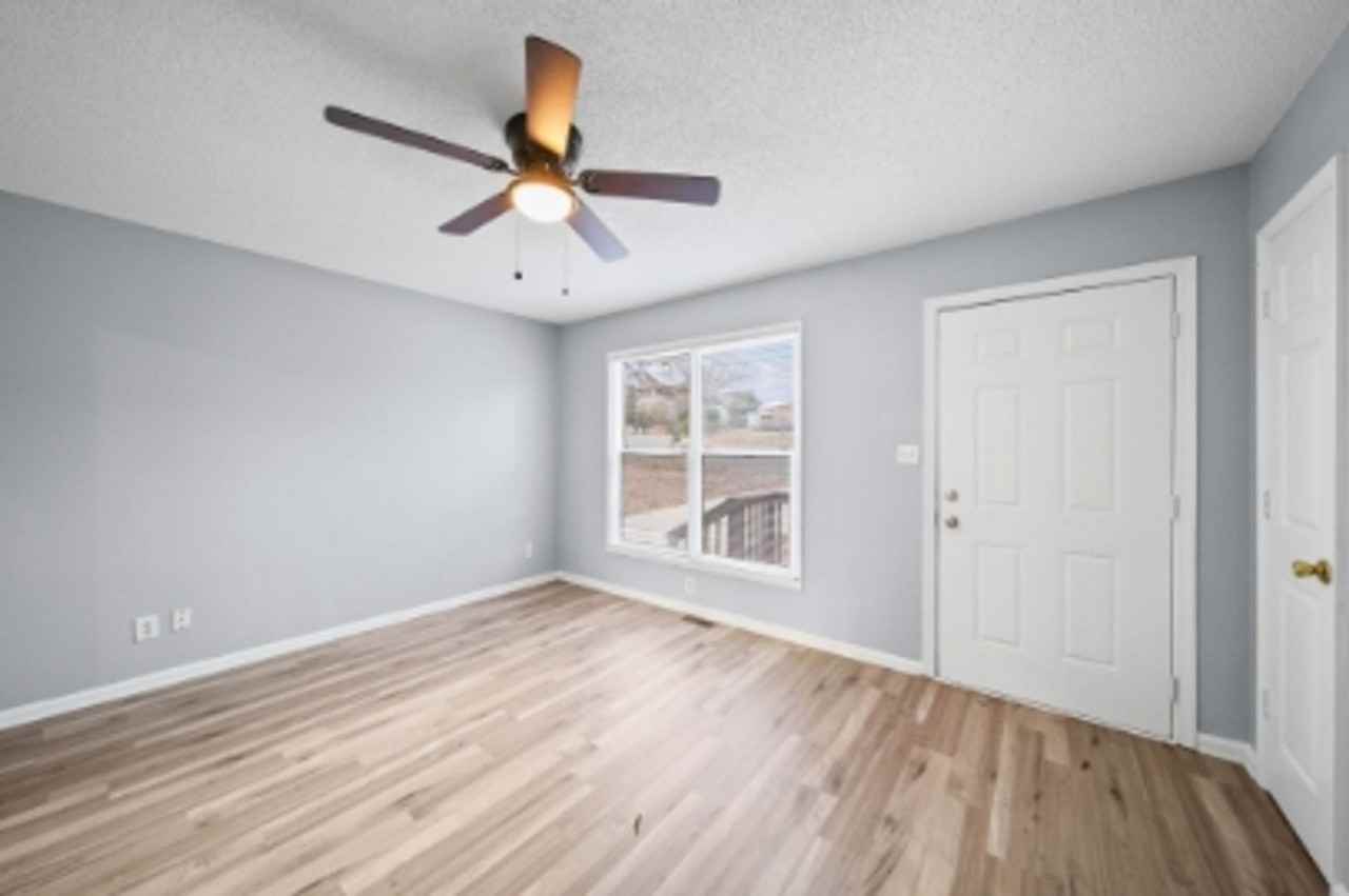 1952 Doby Dr - Photo 2 of 14