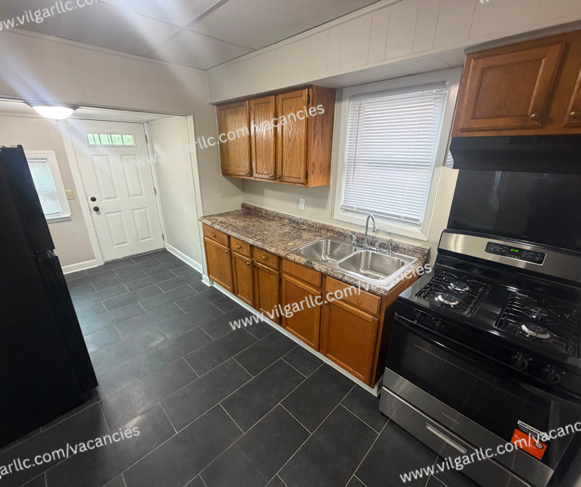 308 Fillmore St - Photo 3 of 30