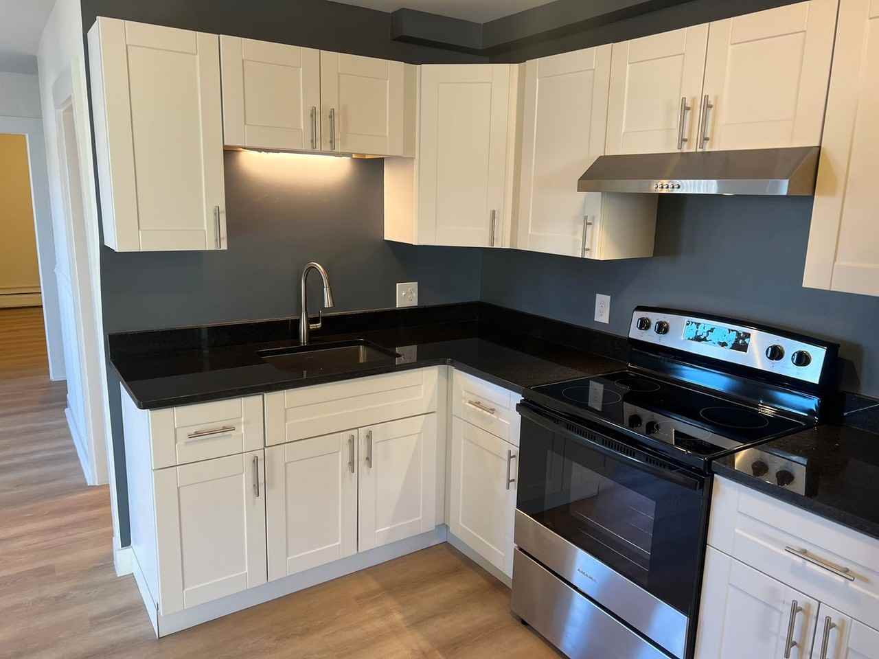 28 Bacon St - Photo 2 of 15