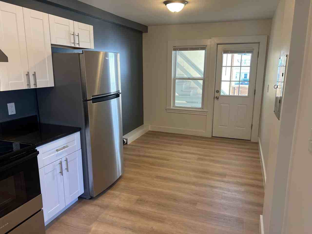 28 Bacon St - Photo 4 of 15