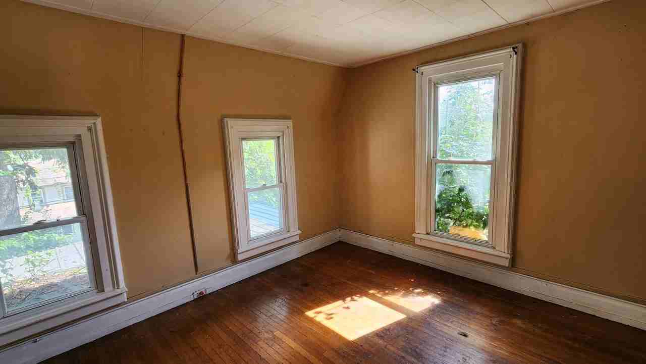 208 Congress St - Photo 5 of 11