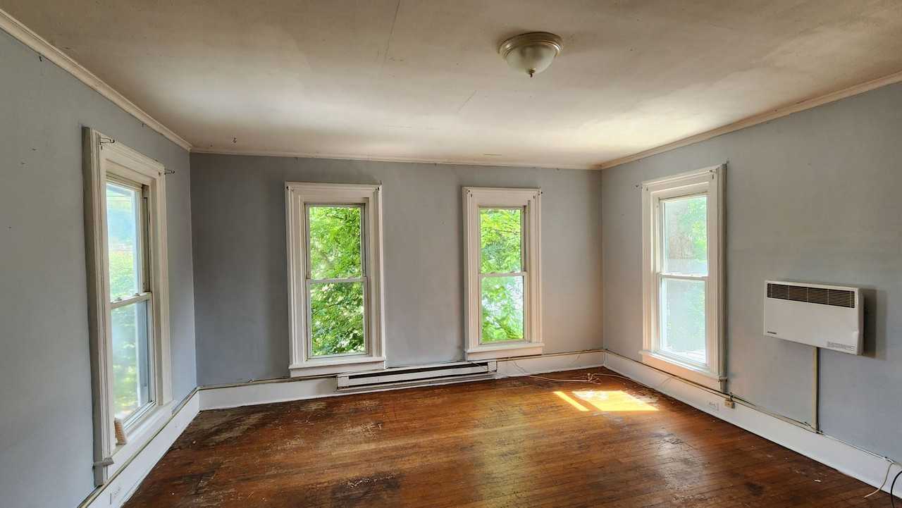 208 Congress St - Photo 6 of 11
