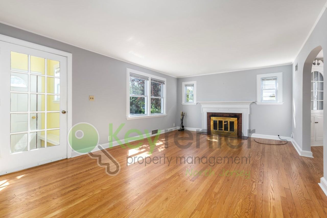 355 Watchung Ave - Photo 3 of 27
