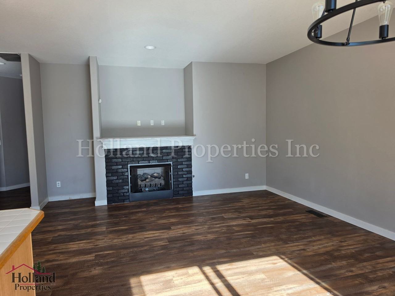 3255 Sw 179th Ter - Photo 5 of 22