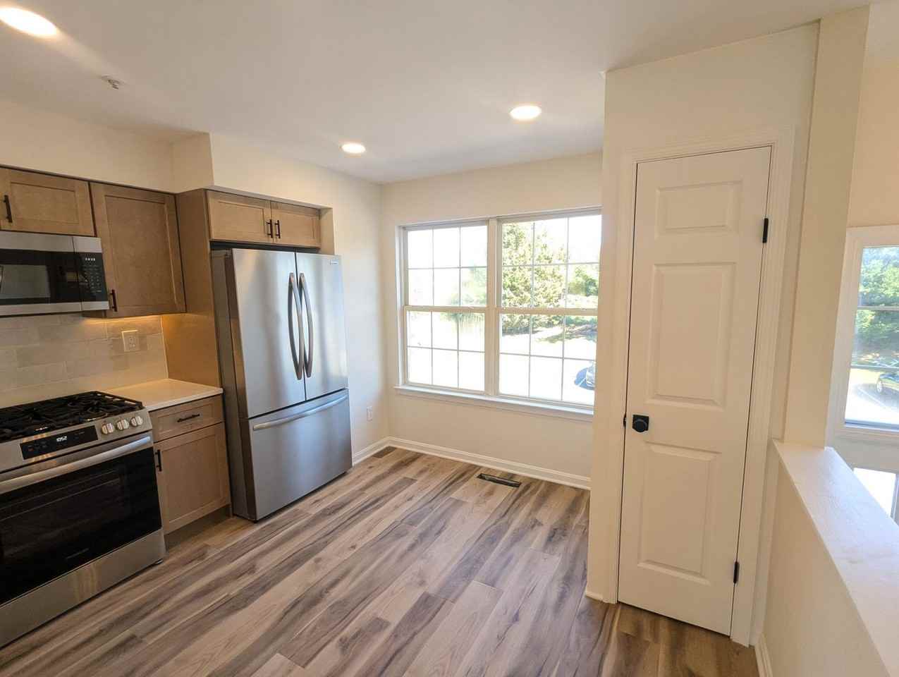 7122 Collinsworth Pl - Photo 3 of 50