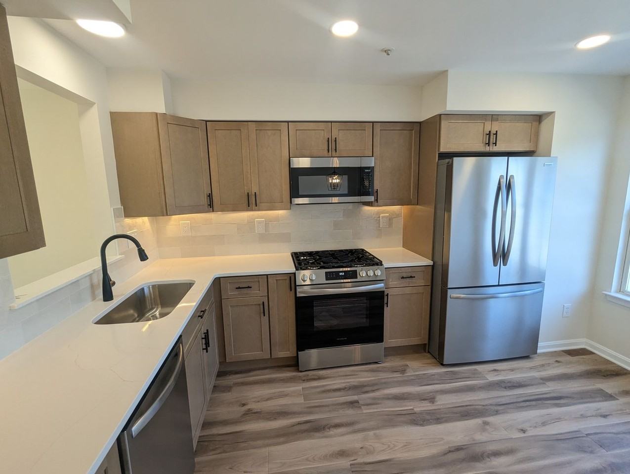 7122 Collinsworth Pl - Photo 4 of 50