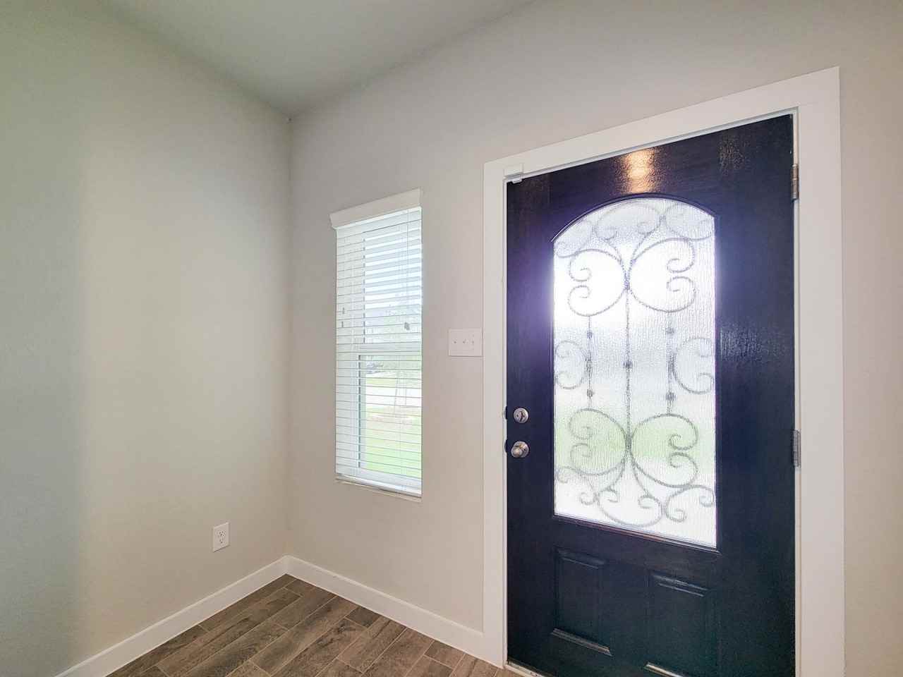 2719 Oakleaf Ash Ln - Photo 2 of 46