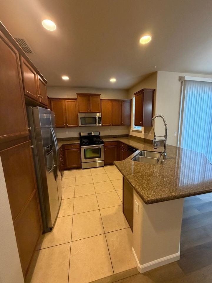 9026 Crescenda Ln - Photo 2 of 27