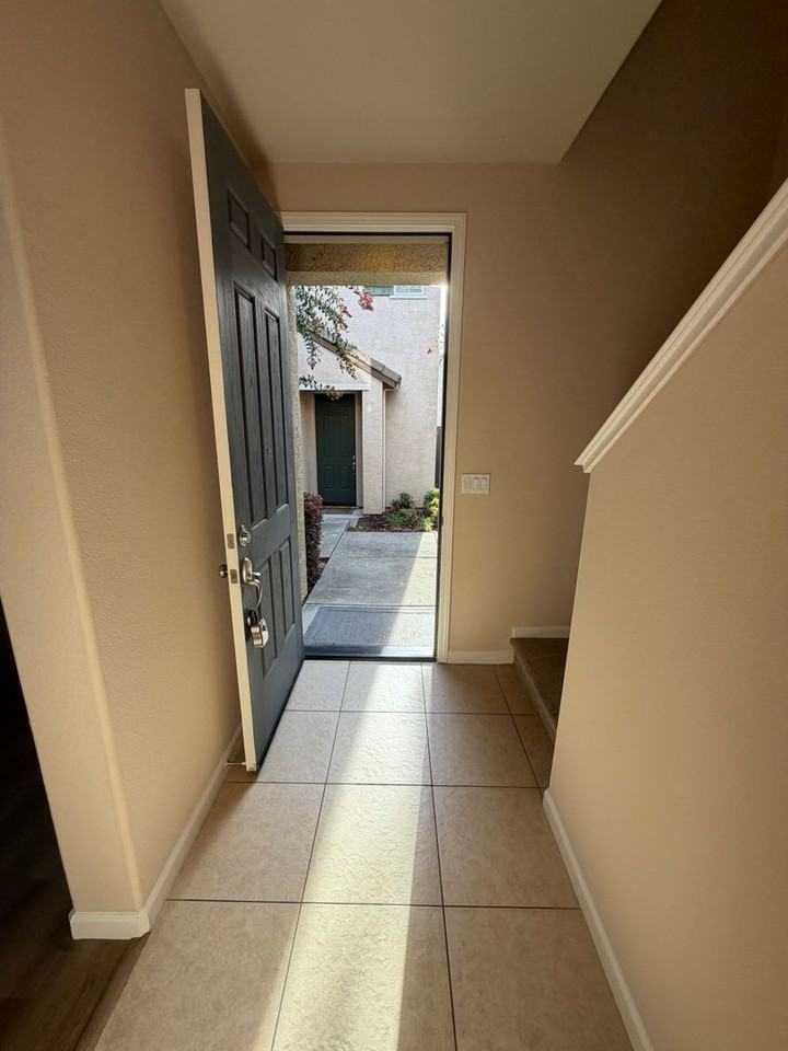 9026 Crescenda Ln - Photo 6 of 27