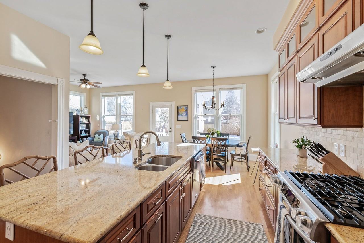 1511 N Nevada Ave - Photo 4 of 19