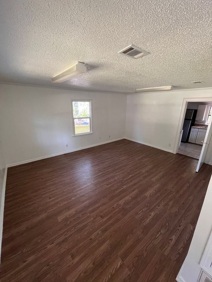 3216 Milstead Rd - Photo 4 of 9