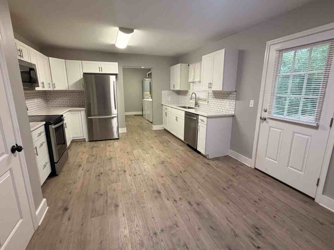206 Wesley St - Photo 3 of 8