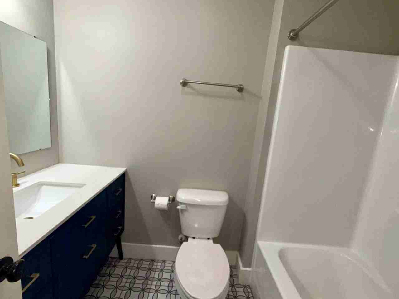 206 Wesley St - Photo 4 of 8