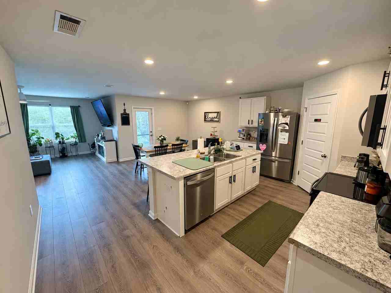 6727 Sarah Ann Way - Photo 3 of 15