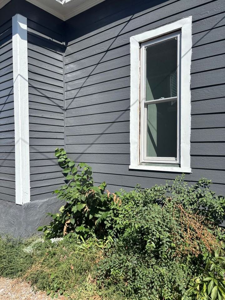 819 W 11th St - Photo 3 of 10