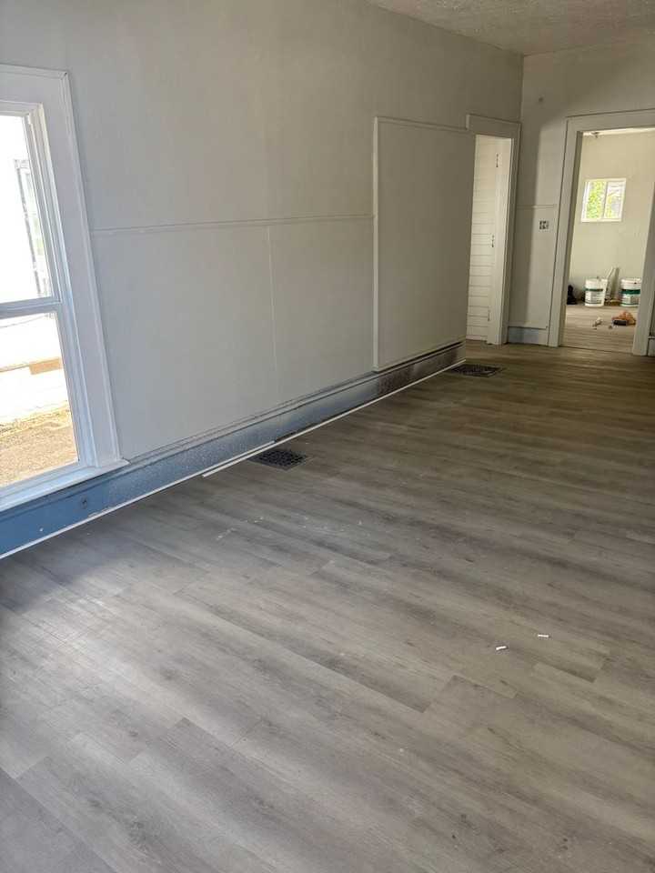 819 W 11th St - Photo 5 of 10