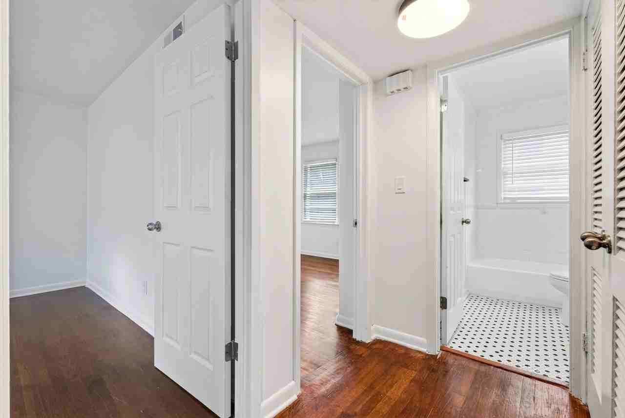 830 Moreland Ave Se - Photo 4 of 9