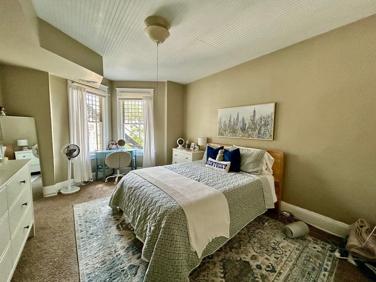 304 Transylvania Park - Photo 4 of 10
