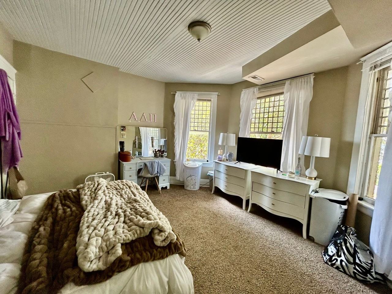 304 Transylvania Park - Photo 6 of 10