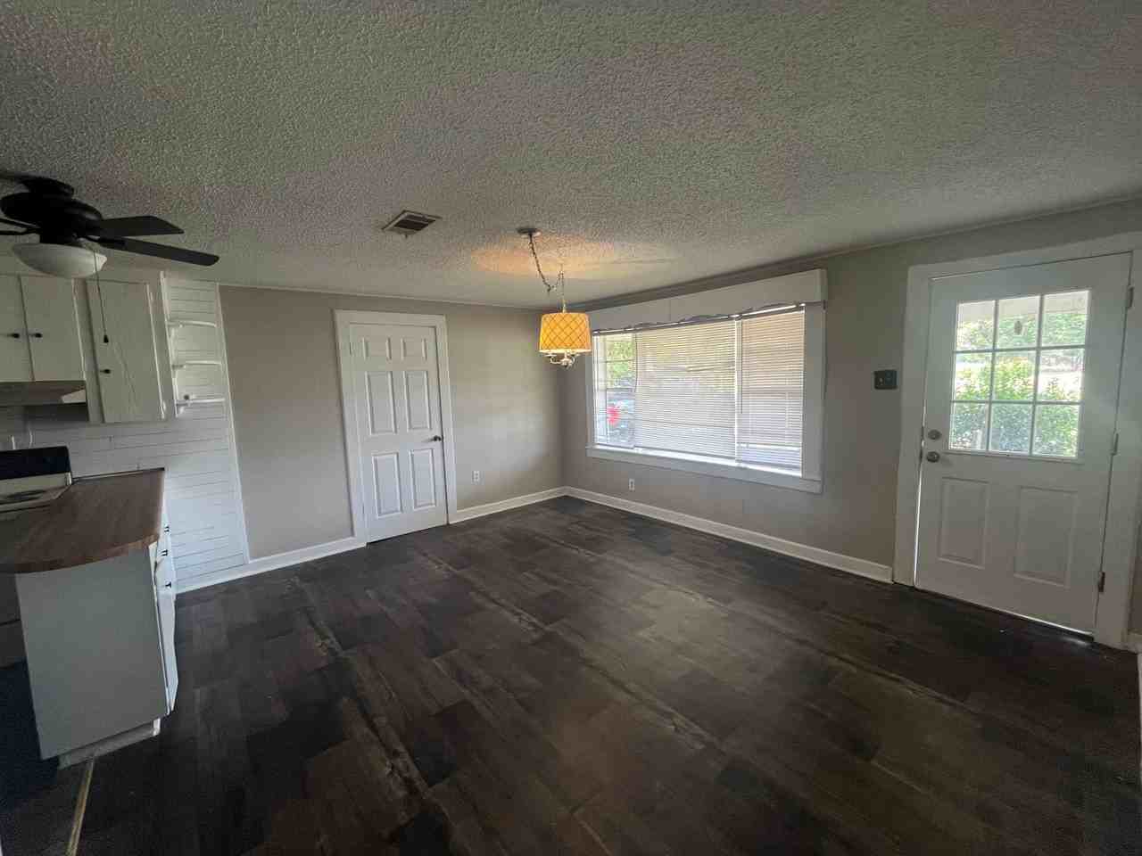 1105 Lingo Rd - Photo 3 of 16