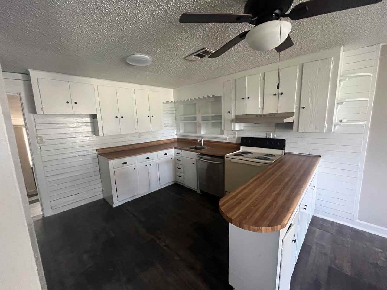 1105 Lingo Rd - Photo 4 of 16