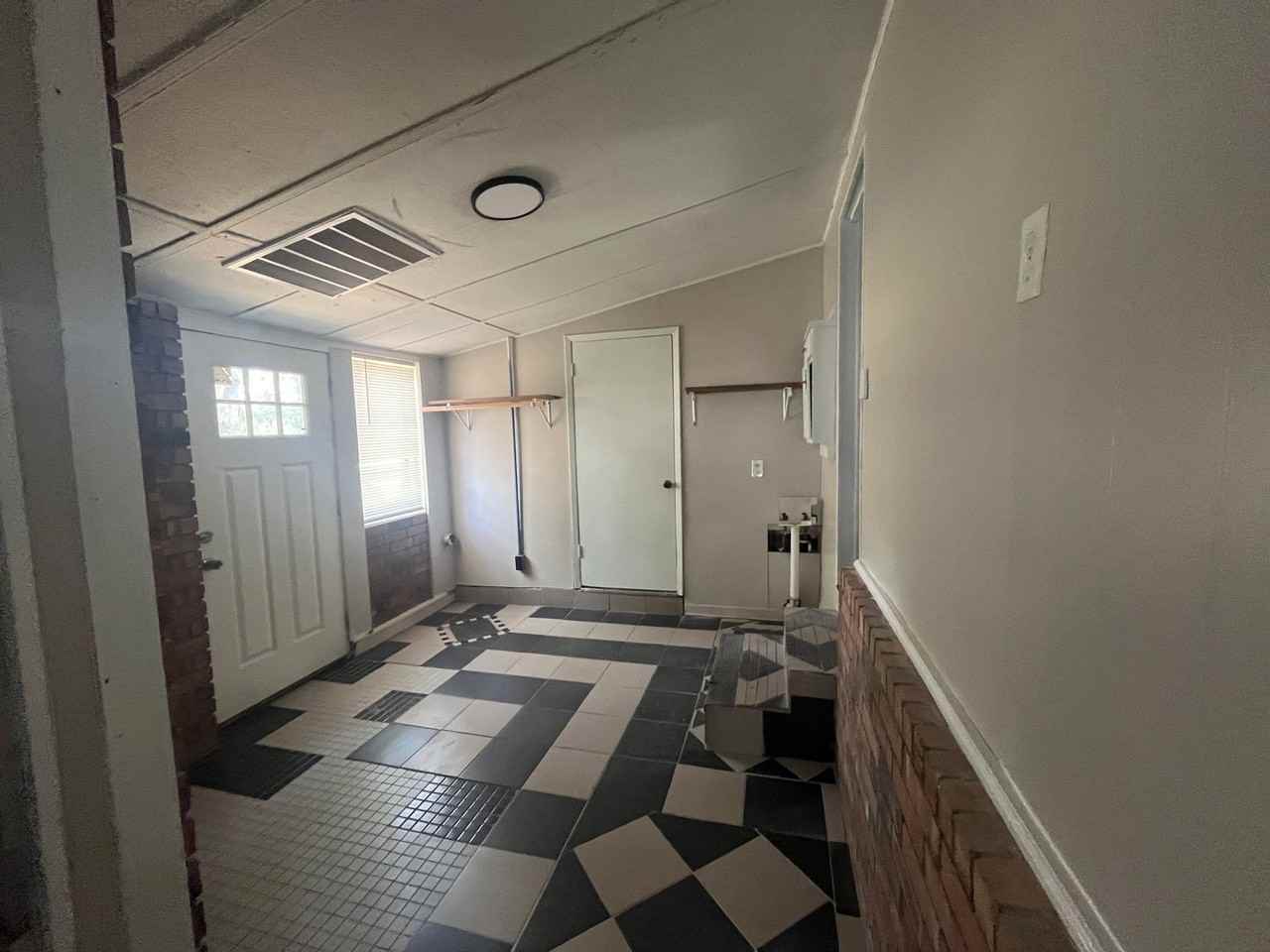 1105 Lingo Rd - Photo 6 of 16