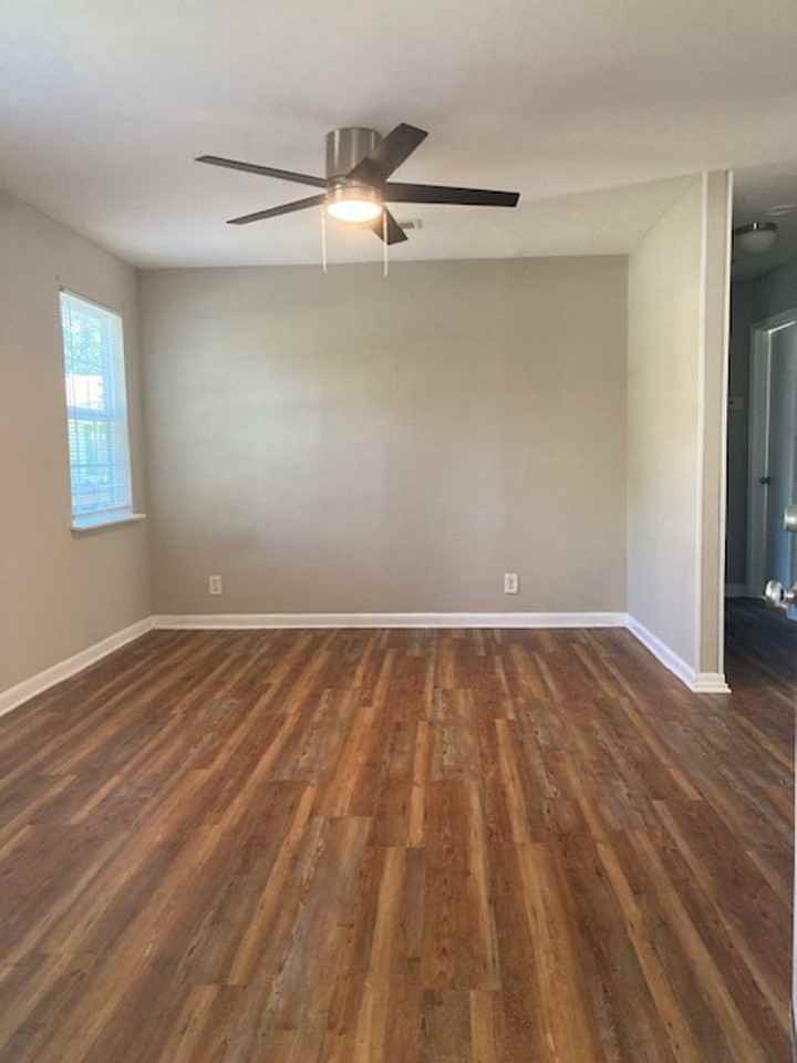 340 Stone Cir - Photo 3 of 10