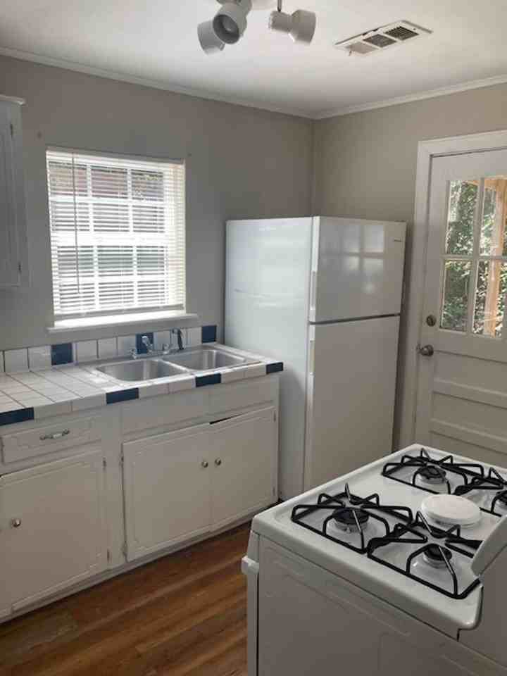 340 Stone Cir - Photo 7 of 10