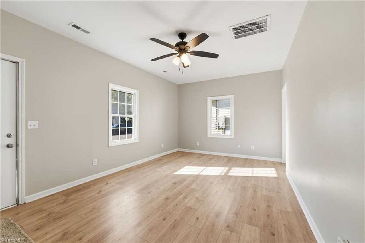 1805 Se Center St - Photo 6 of 28