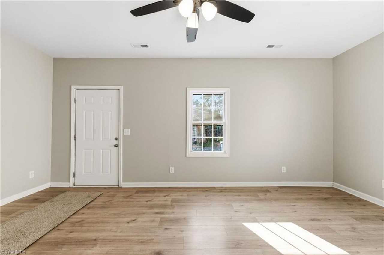 1805 Se Center St - Photo 7 of 28