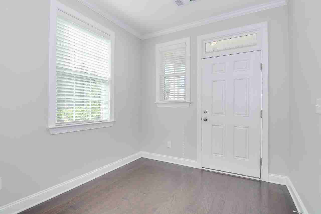 983 Glenhaven Dr - Photo 5 of 37