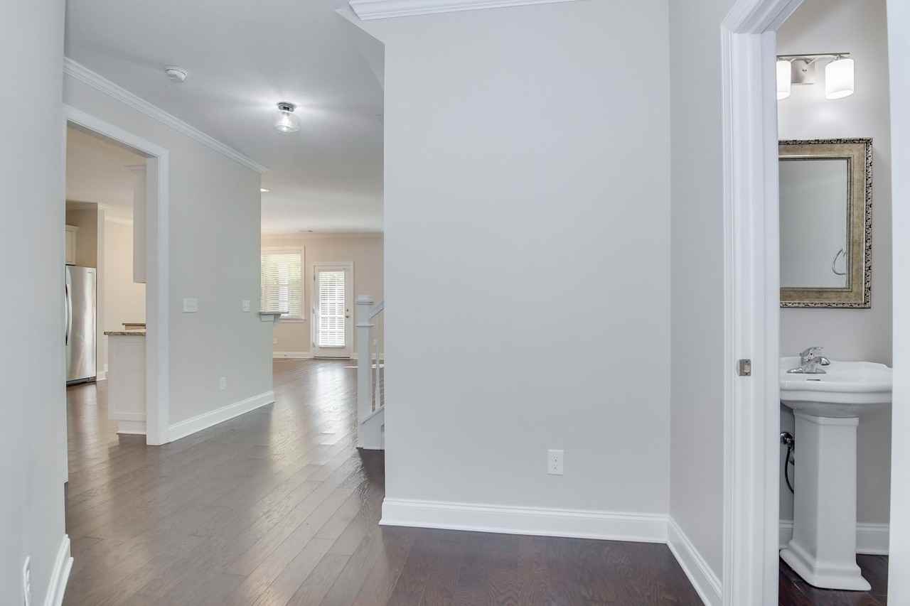 983 Glenhaven Dr - Photo 7 of 37