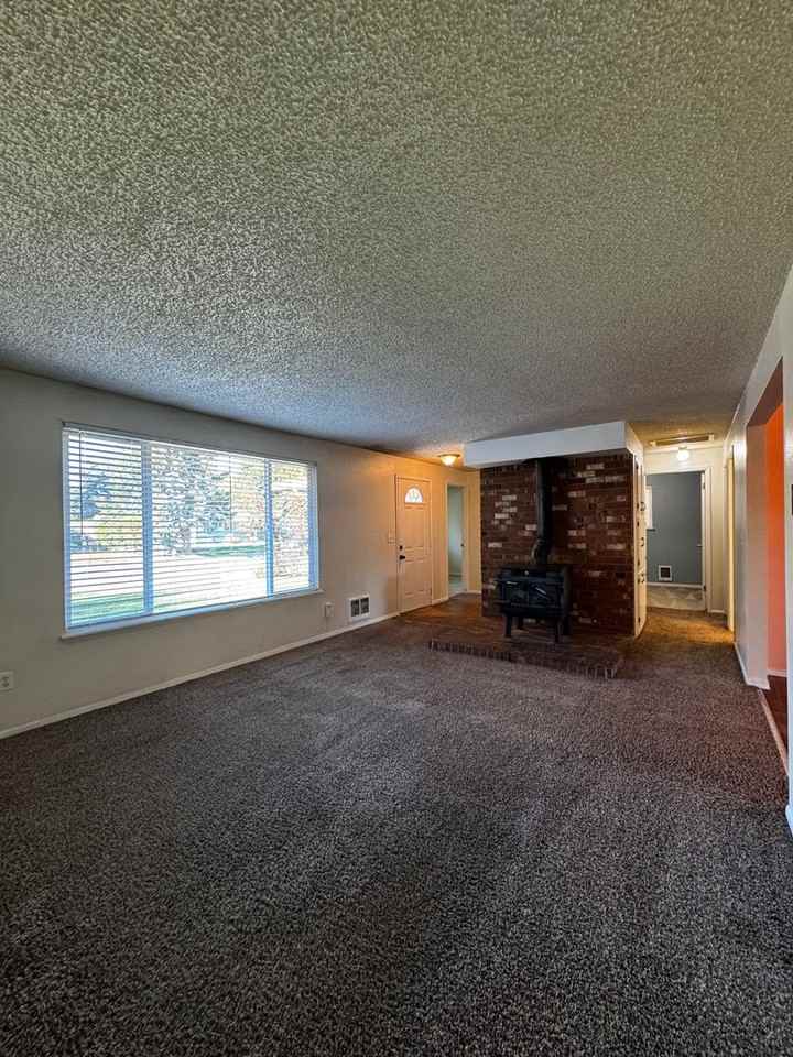 1806 N Parklane Ave - Photo 6 of 25