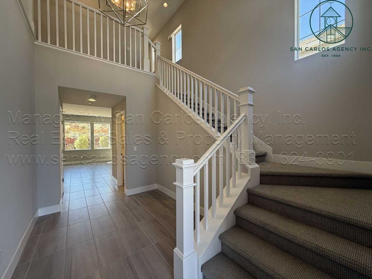 266 Sandy Gulch Dr - Photo 2 of 28