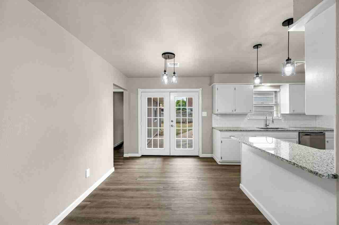 509 Ne Cimarron Cir - Photo 6 of 28