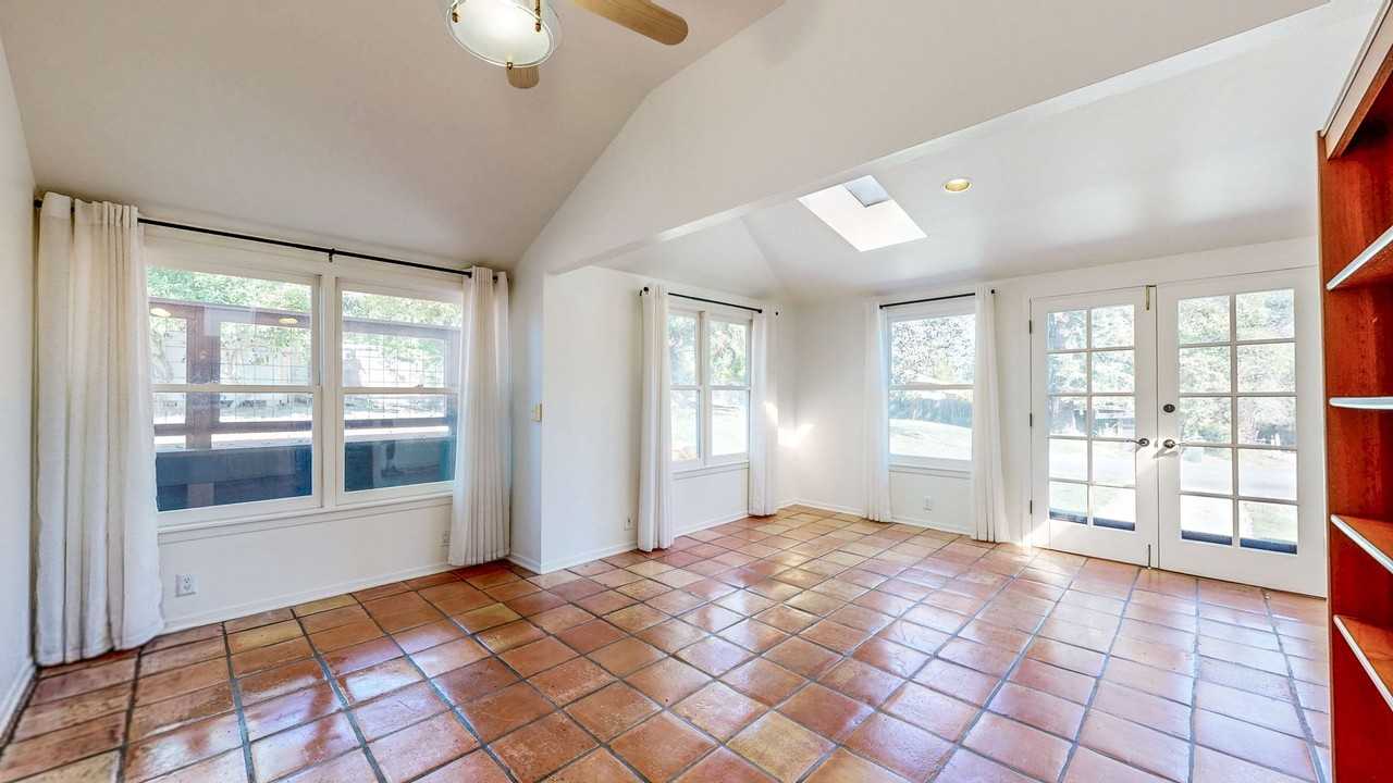 7470 Mirabel Rd - Photo 5 of 32