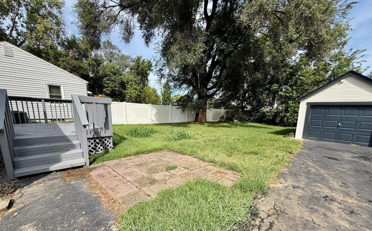14 Caldwell Dr - Photo 2 of 10