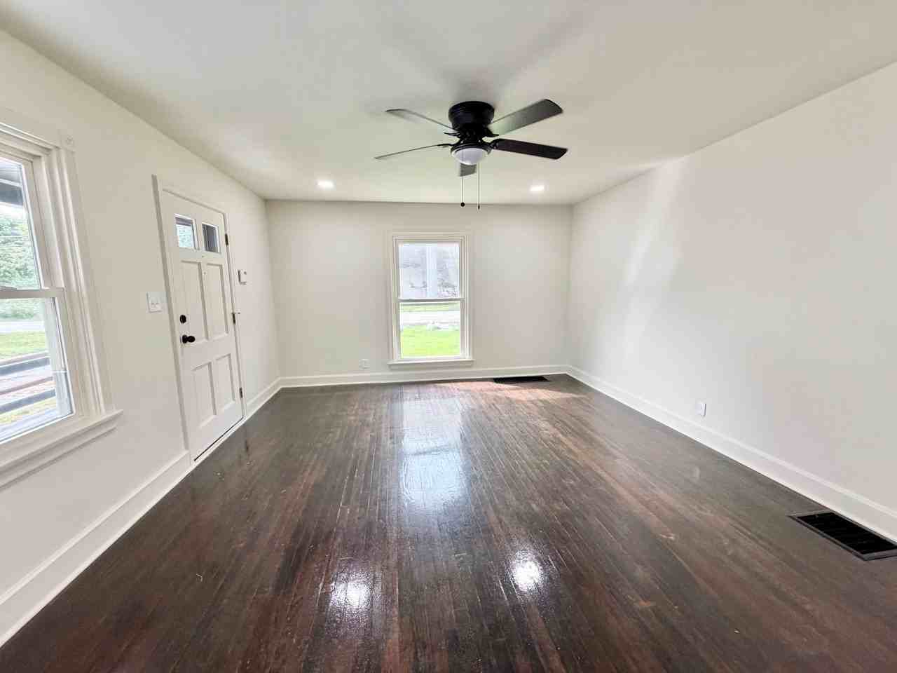 14 Caldwell Dr - Photo 4 of 10