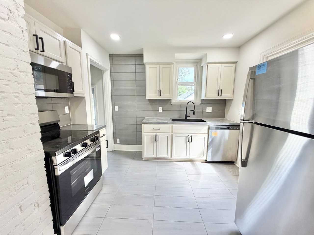 14 Caldwell Dr - Photo 5 of 10