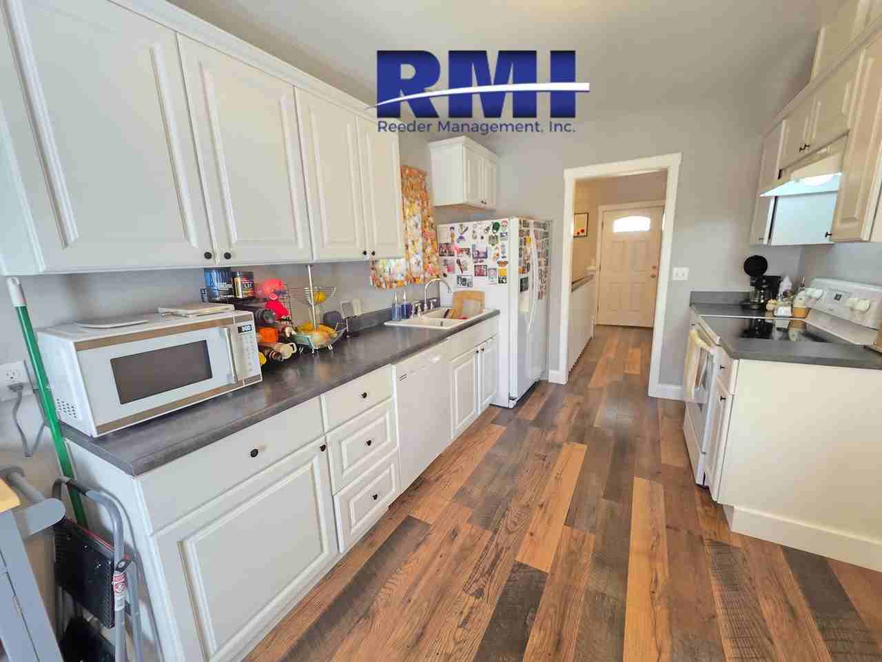 1015 Warren Ave - Photo 6 of 19