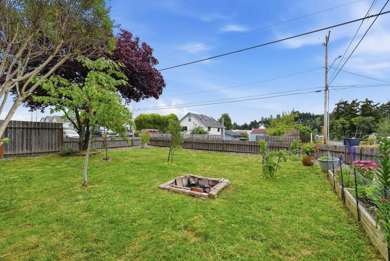 2294 Marion St - Photo 2 of 23