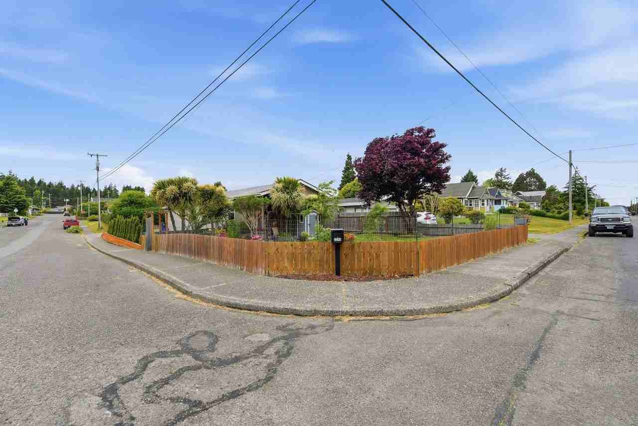 2294 Marion St - Photo 3 of 23