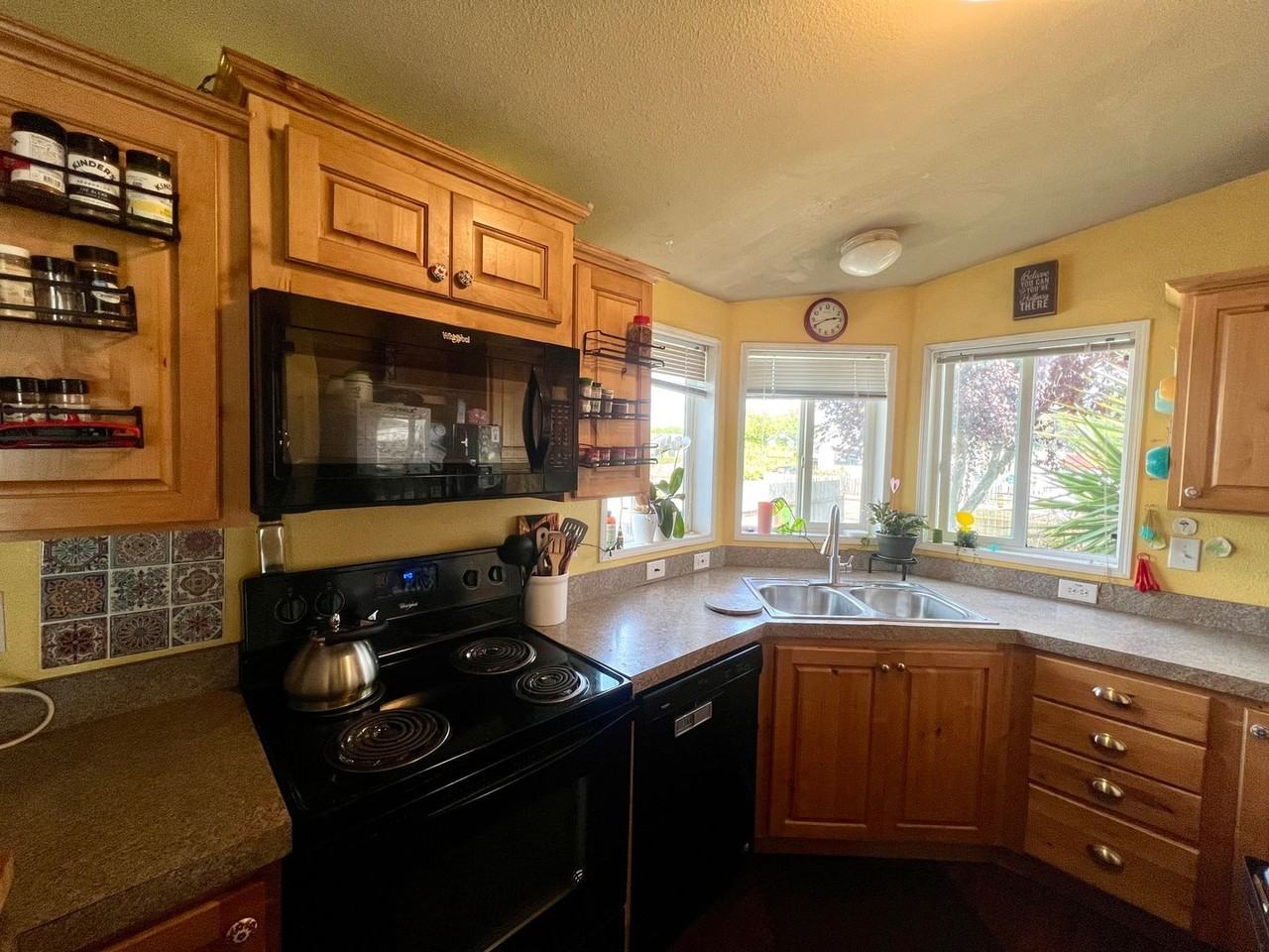 2294 Marion St - Photo 7 of 23