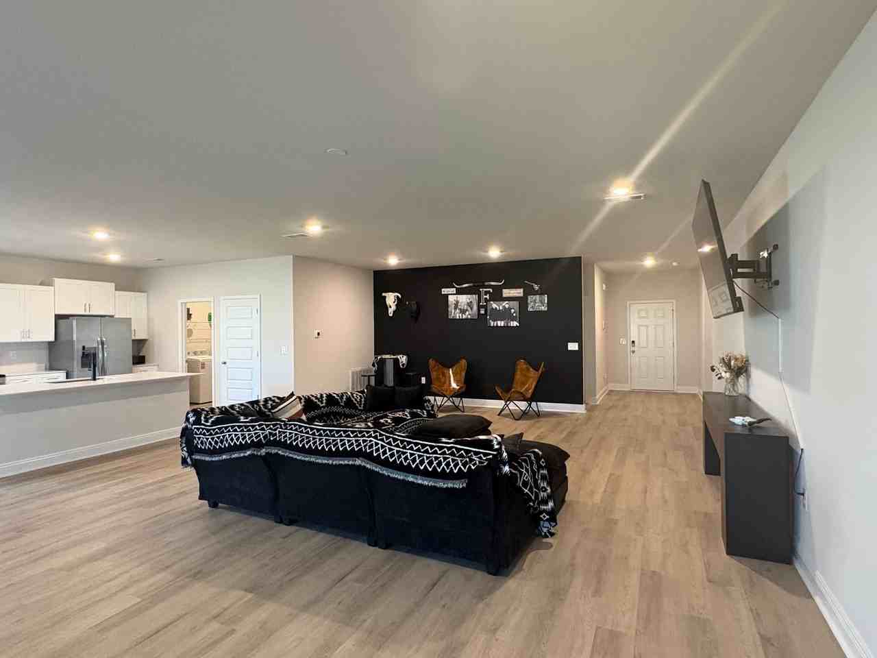 5614 Thatcher Rd - Photo 2 of 21